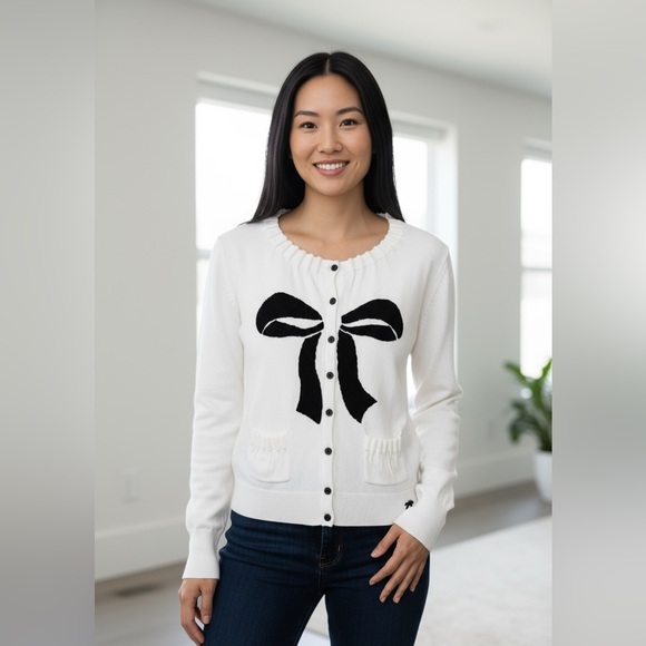 NWOT Cream Luxe Cardigan With Black Bow & Scalloped Trim Size Large - Picture 1 of 15